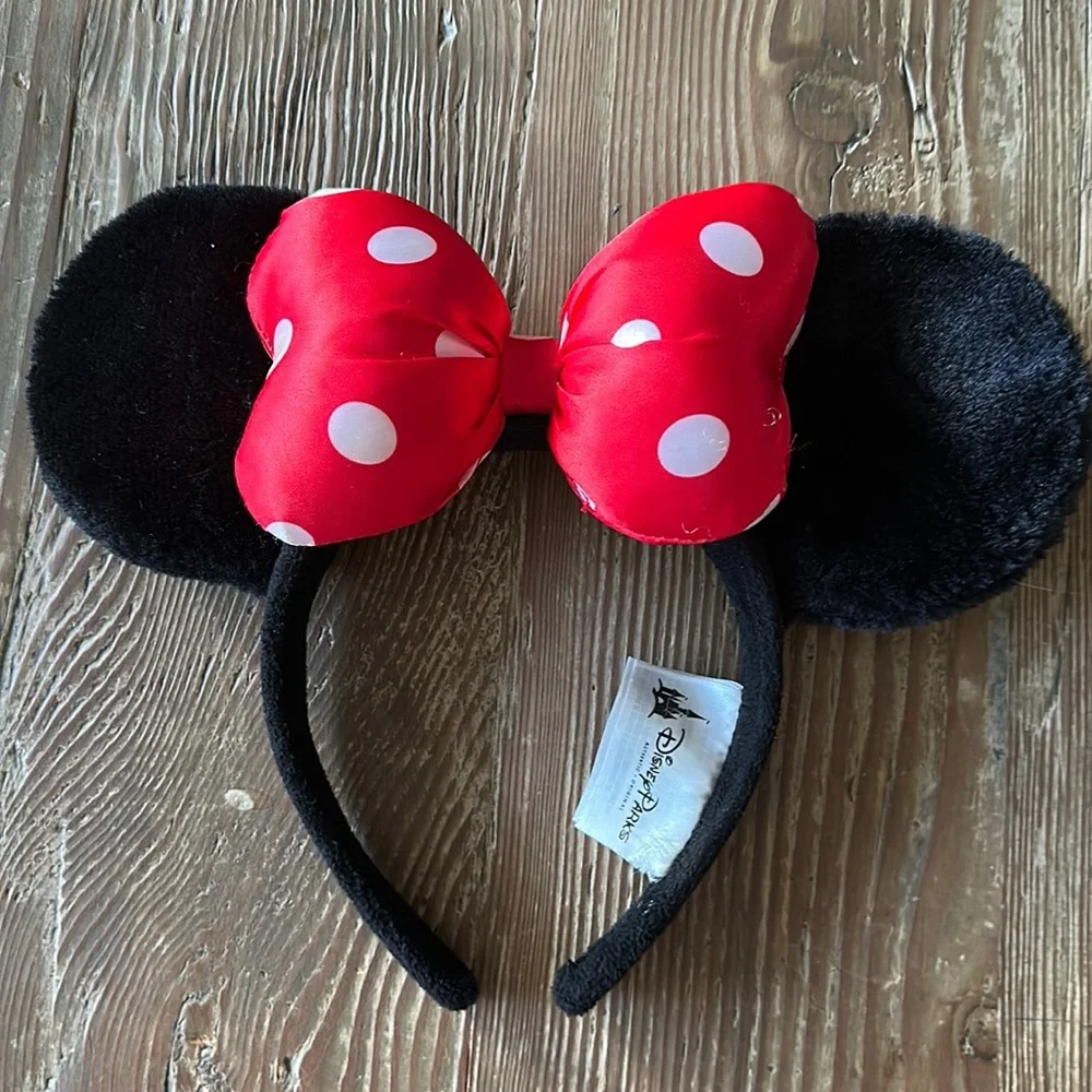 Disney Park Minnie Mouse fuzzy ears Headband with red and white bow